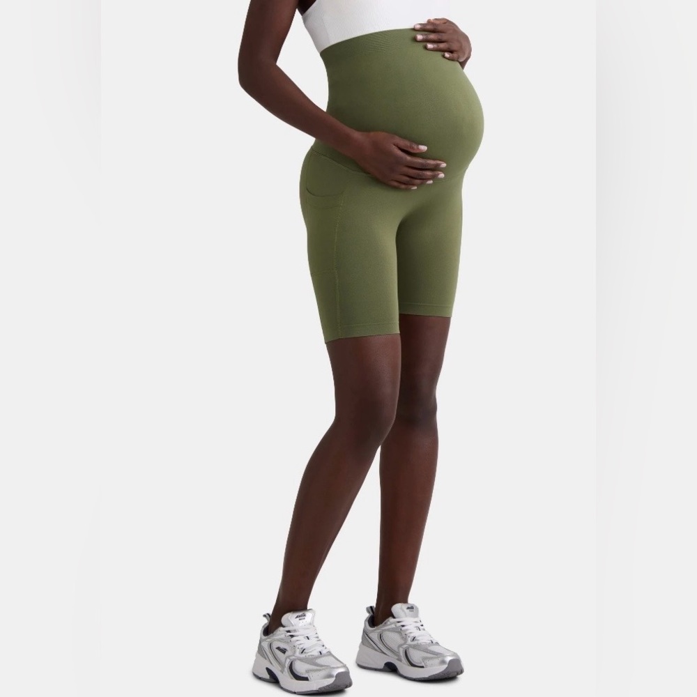 Time and Tru Olive Maternity Bike Shorts M